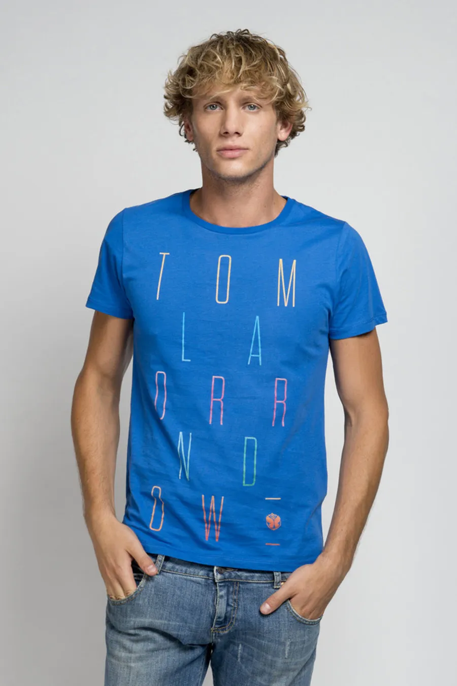 01_typgrahic tomorrowland tee