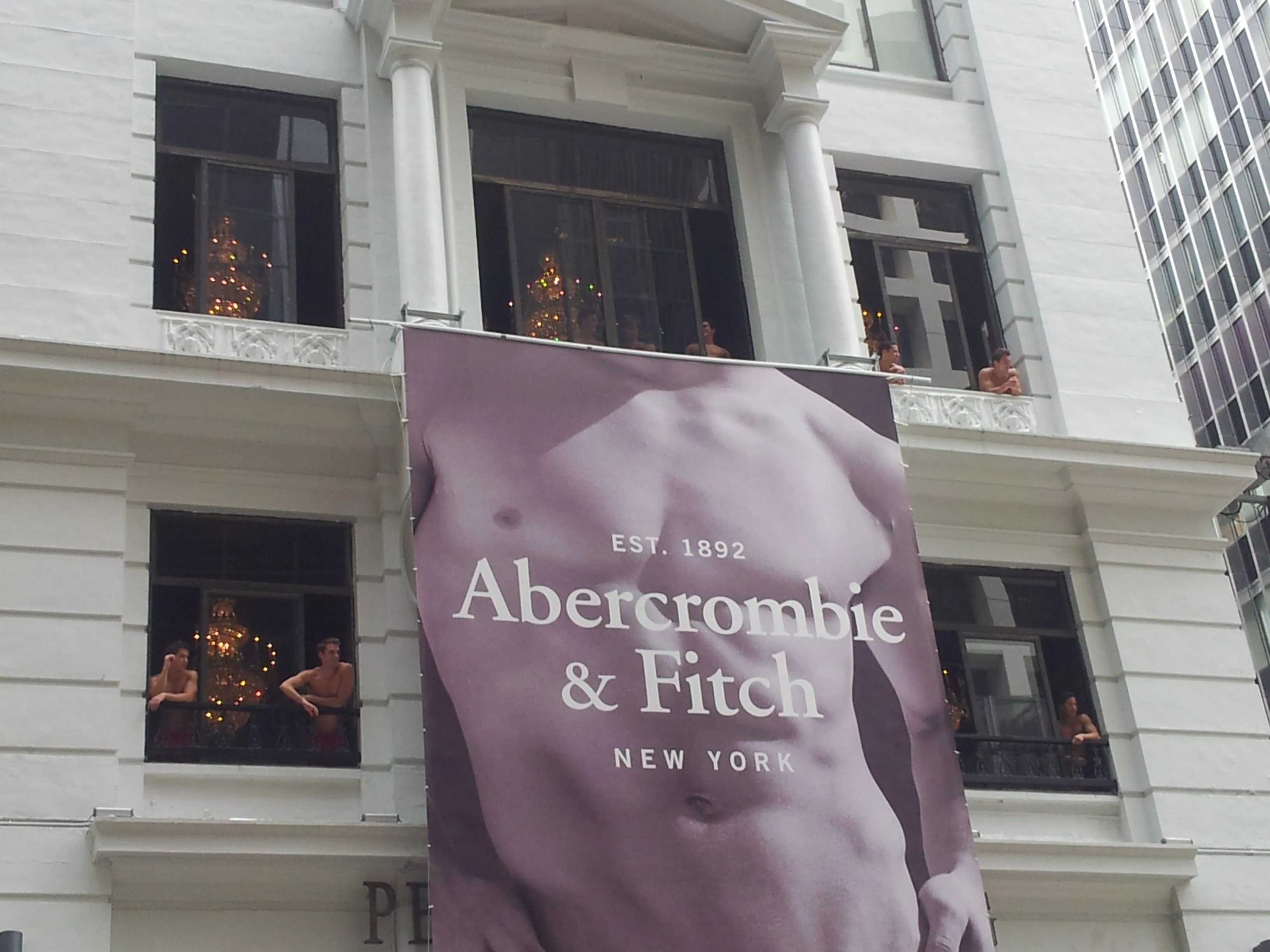 Abercrombie & Fitch - personalised T-shirts sizes