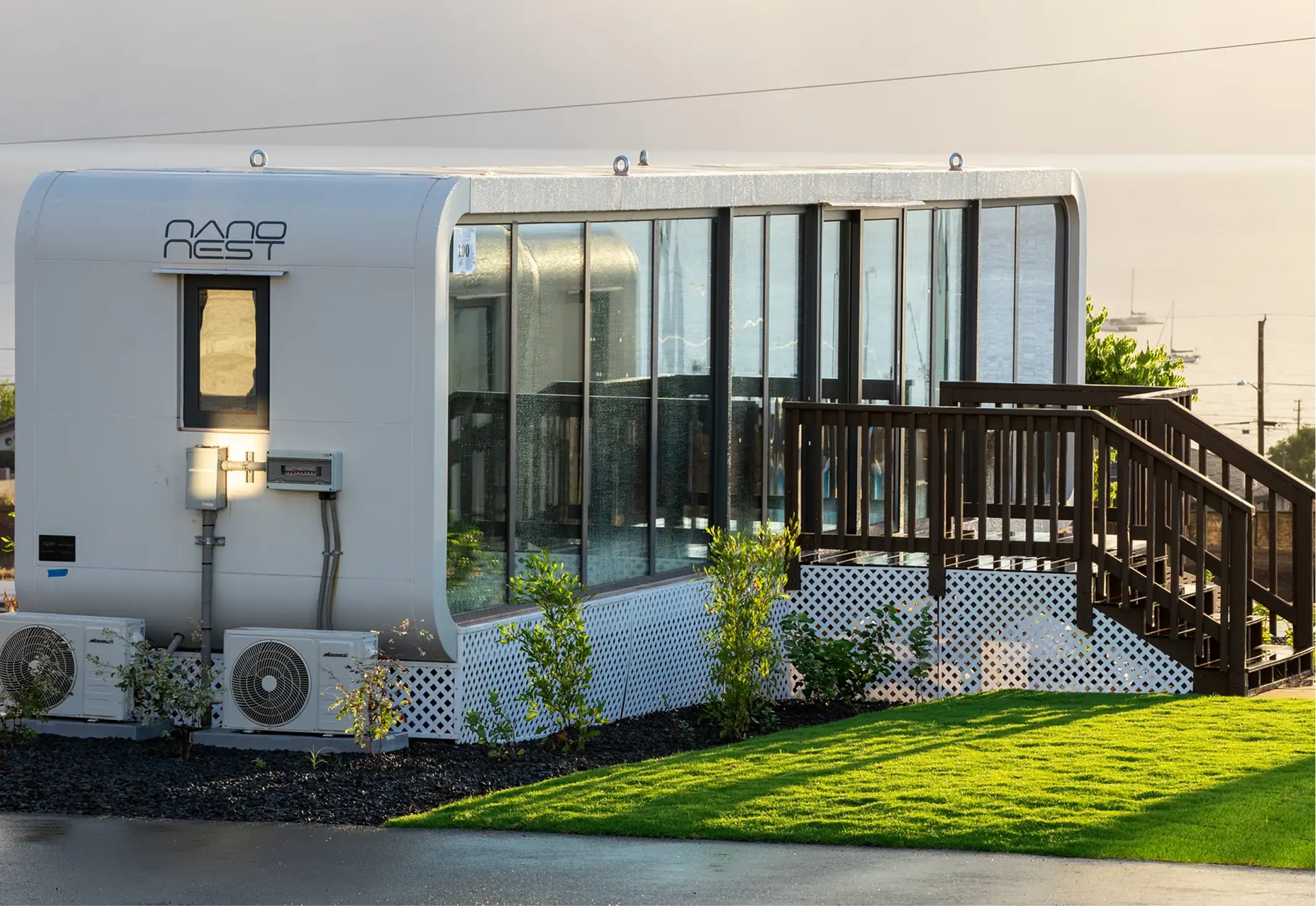 Photo, single unit, sunny day