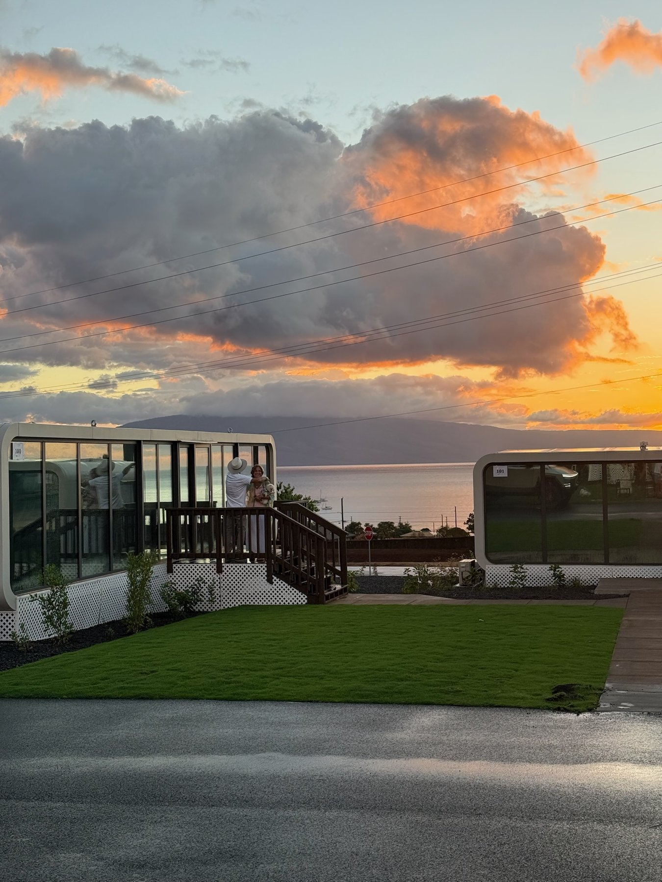 Sunset Lahaina — family on porch