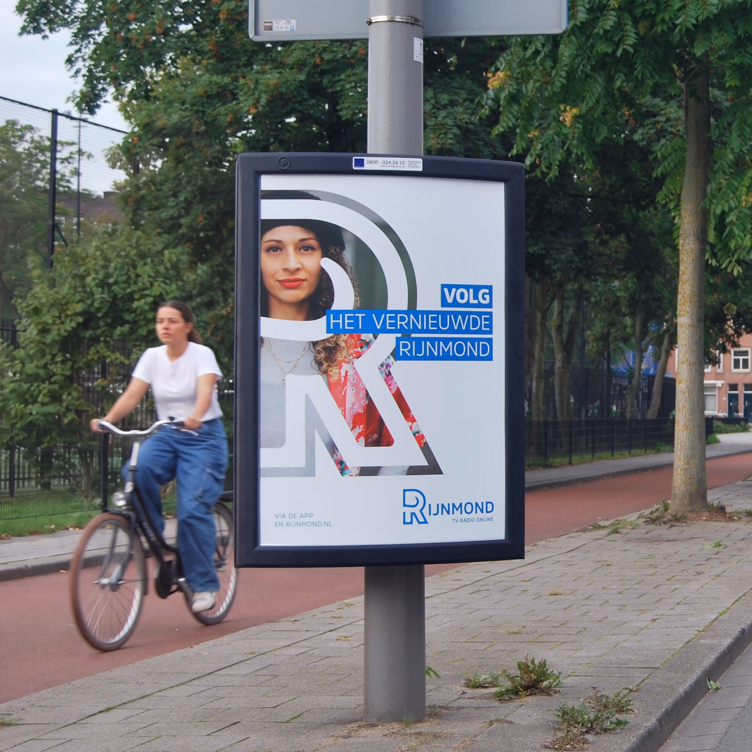 Rijnmond reclamebillboard in de stad
