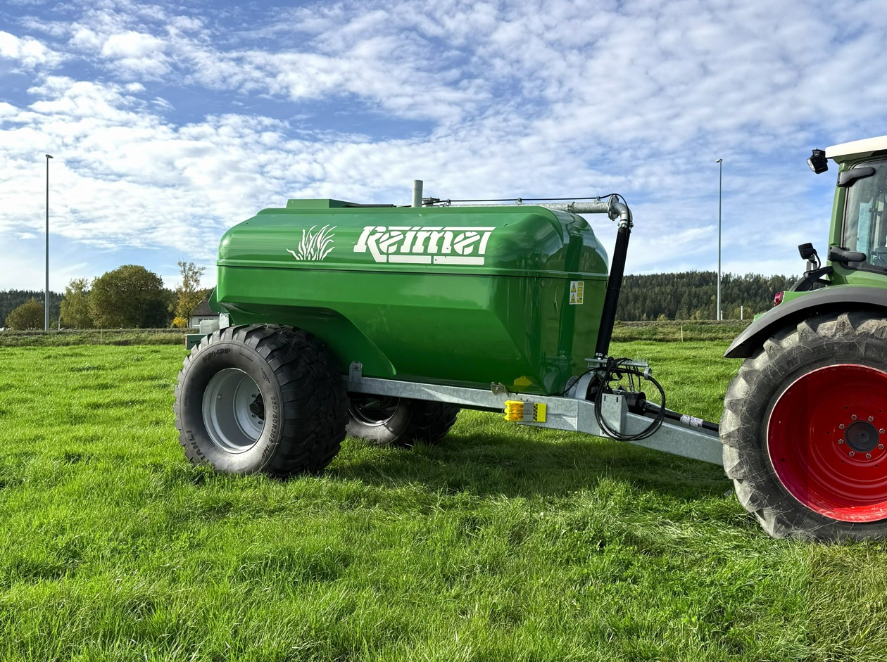 Reime 9500 liters gjødselvogn med glassfibertank