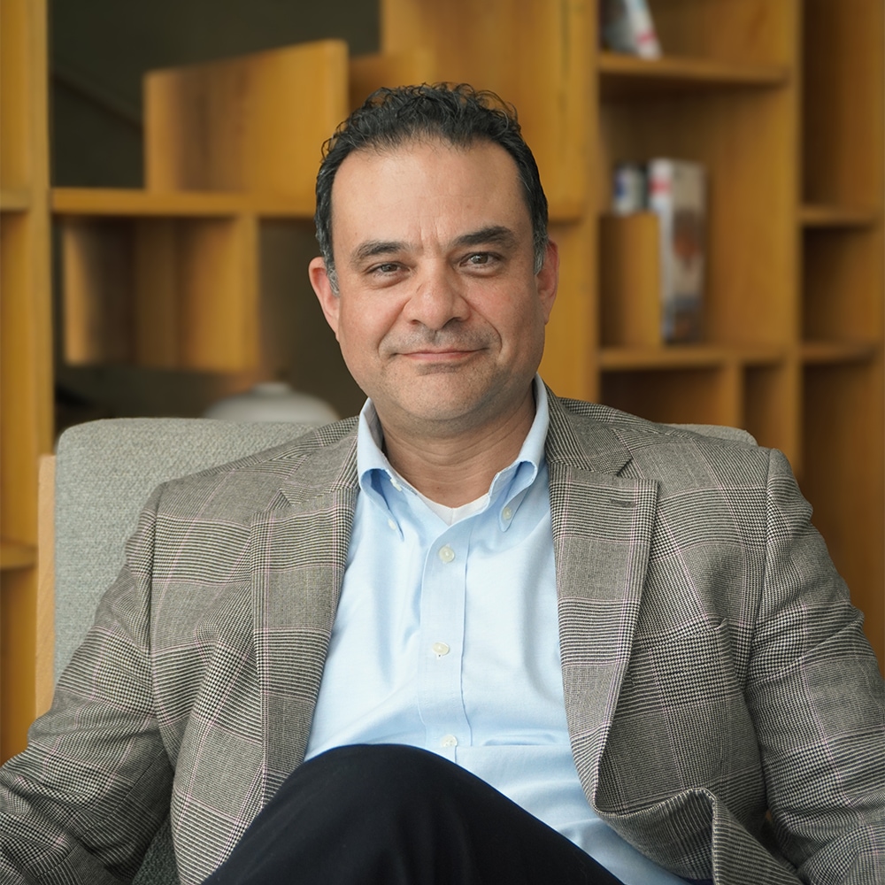 Ing. Luis Abogado, Procura