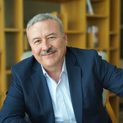 Arq. Conrado Leos, Construcción Industrial y Comercial