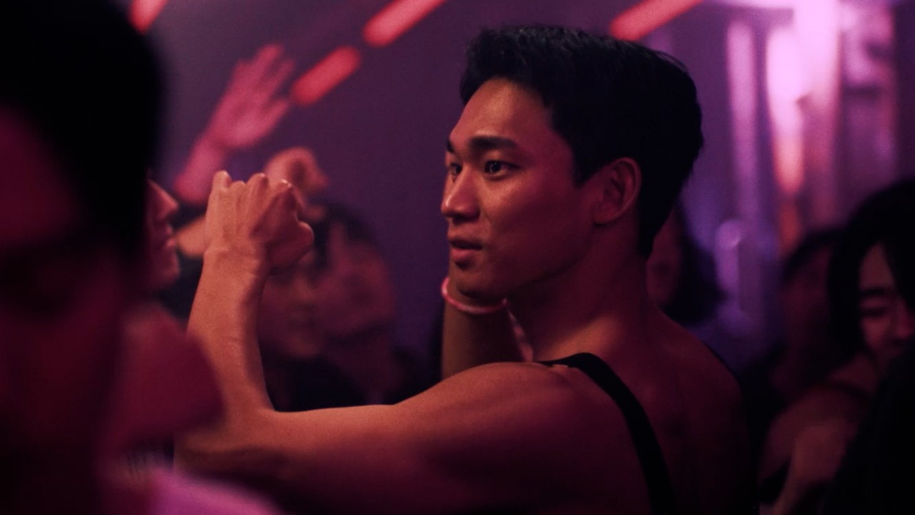 Cheol-jun experiences Seoul's vibrant nightlife as he begins exploring the city's LGBTQ community in 3670.