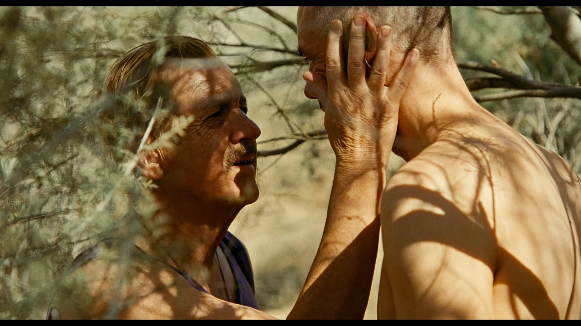 Vicente shares an intimate moment in Maspalomas