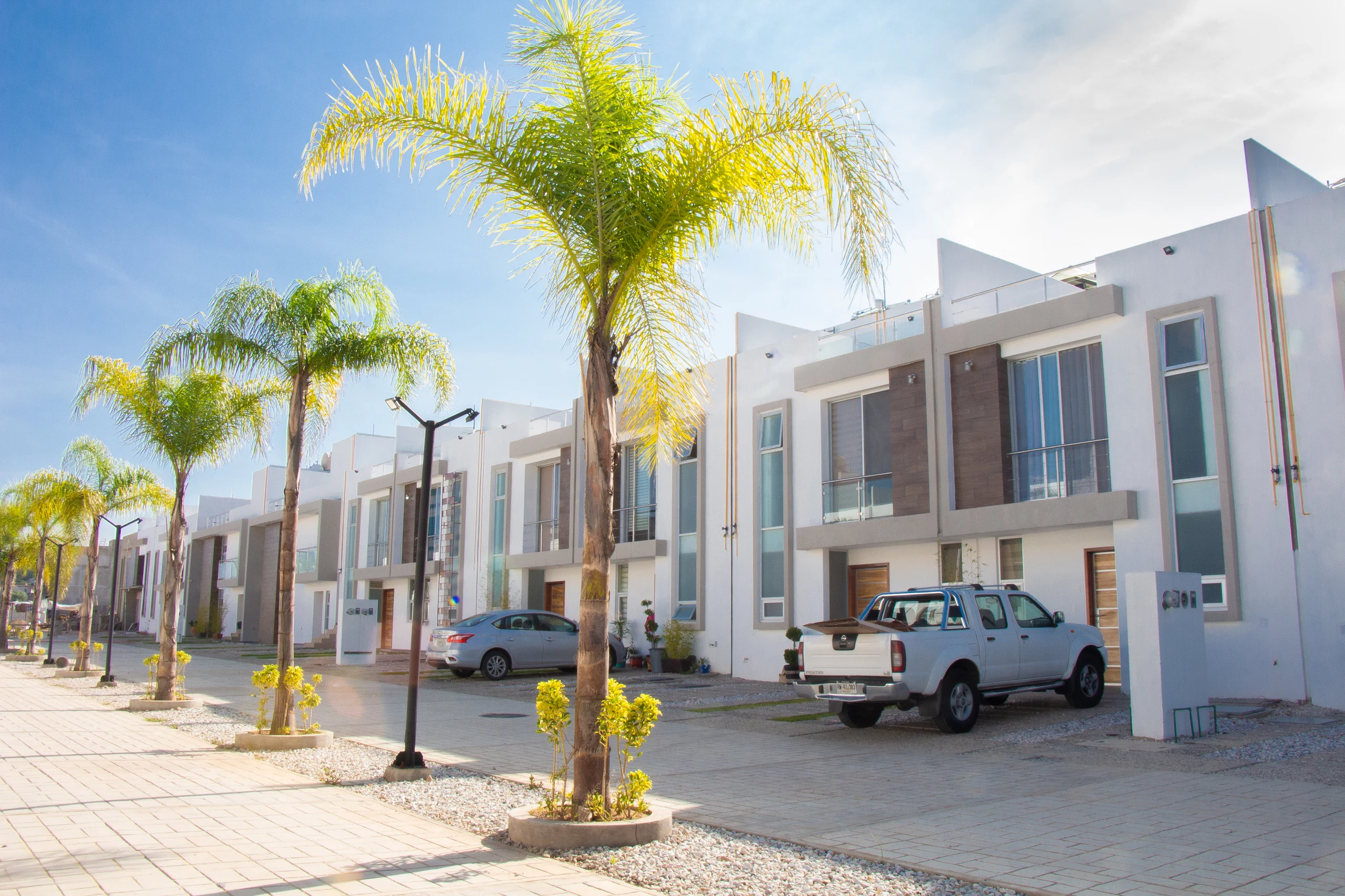 Calle interior del residencial Palmas de Santiago II
