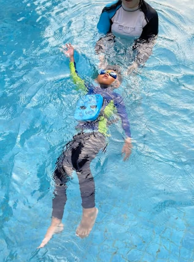 Graphical icons representing our private and group swimming lessons, including baby floating, toddler stroke development, and SwimSafer test preparation for kids.