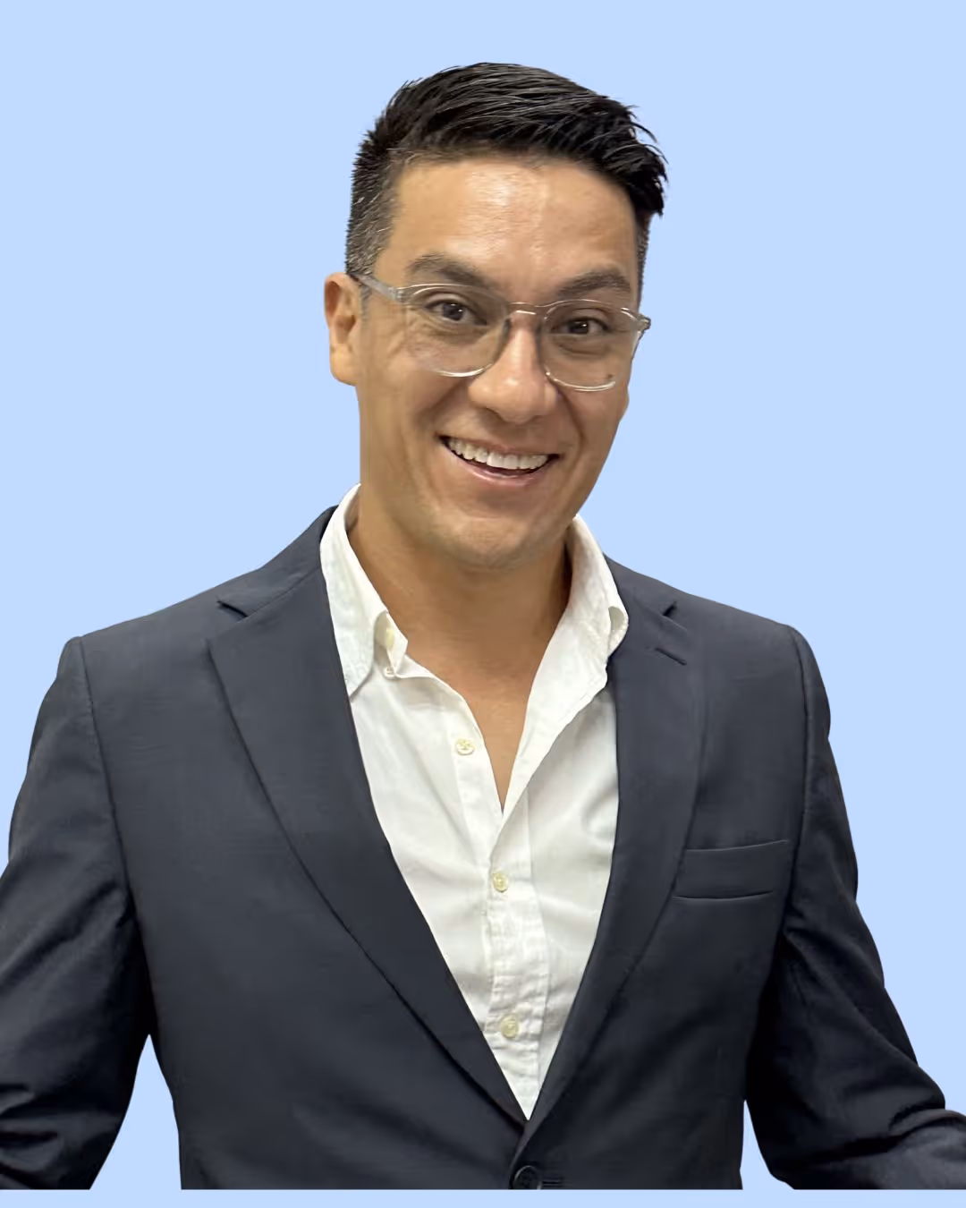 Coach Sean keeping children safe and comfortable during swimming lessons at Swim Class Singapore