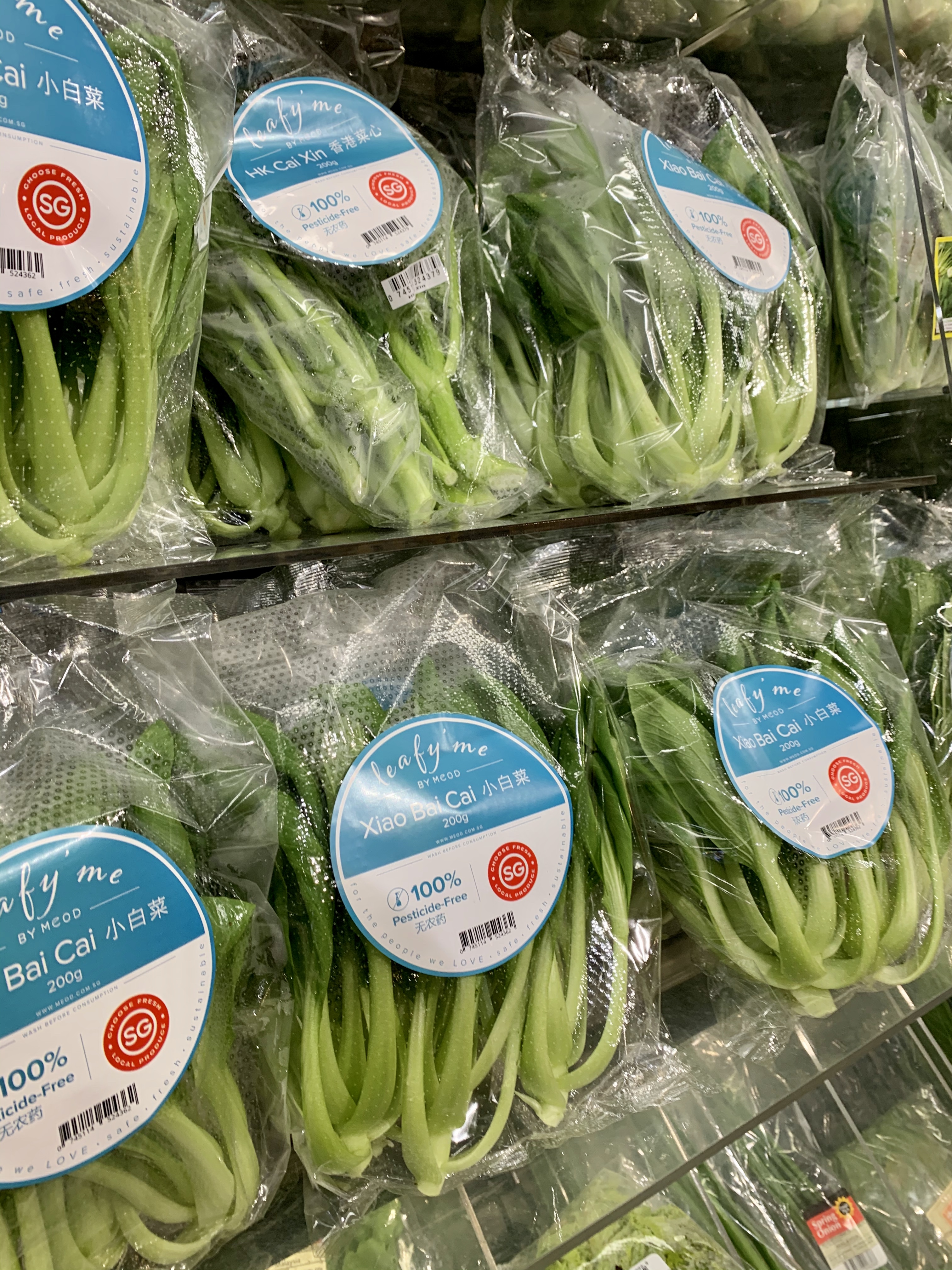 image of fresh produce on a farmer's market table