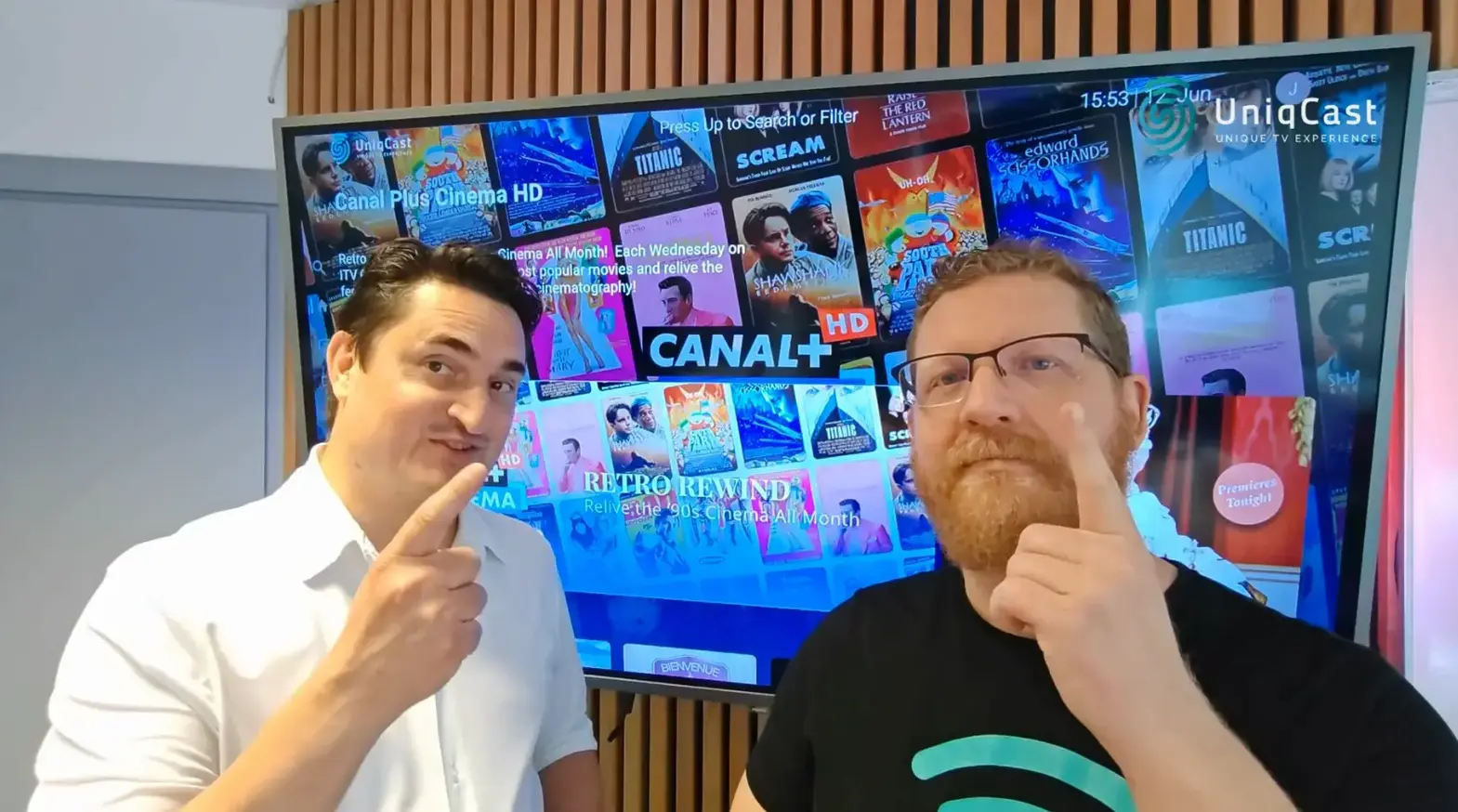 Miniatura de vídeo para el episodio de UCast Shorts sobre cómo maximizar los ingresos de IPTV/OTT con anuncios que no son de vídeo, en el que Domagoj e Ivan hablan sobre banners, anuncios ferroviarios y anuncios de tarjetas de contenido para mejorar la monetización.