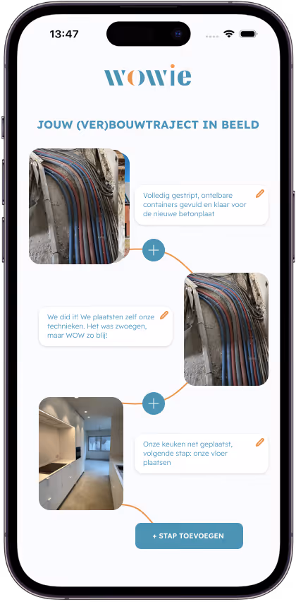 Een smartphonescherm met de interface van de WOWIE app, met opties om een offerte te uploaden, feedback toe te voegen en een chatmelding die ondersteuning biedt aan verbouwers.
