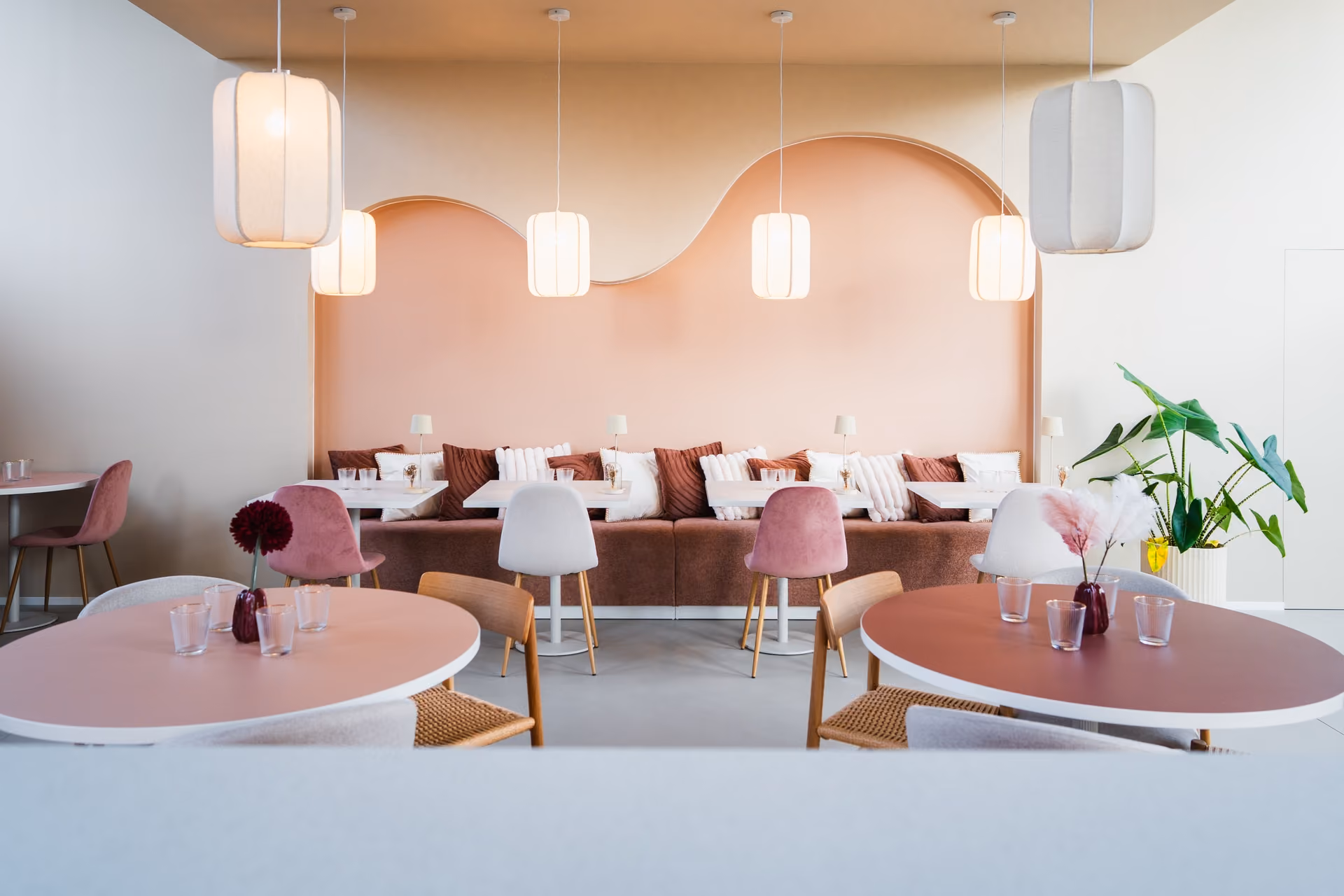 restaurant italien sol en béton ciré 