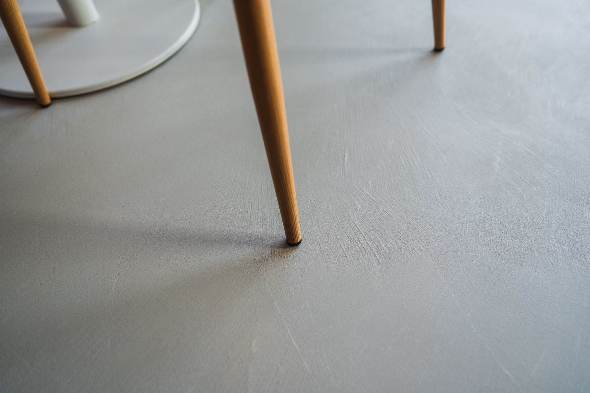 restaurant italien sol en béton ciré 