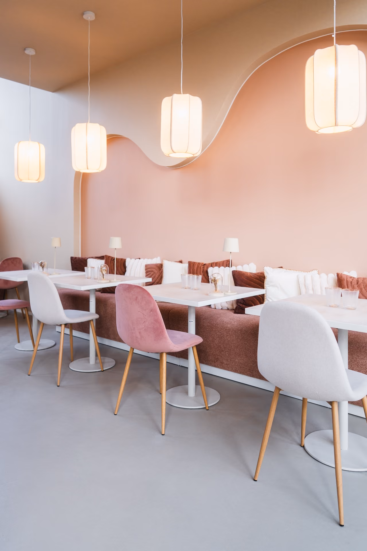 restaurant italien sol en béton ciré 