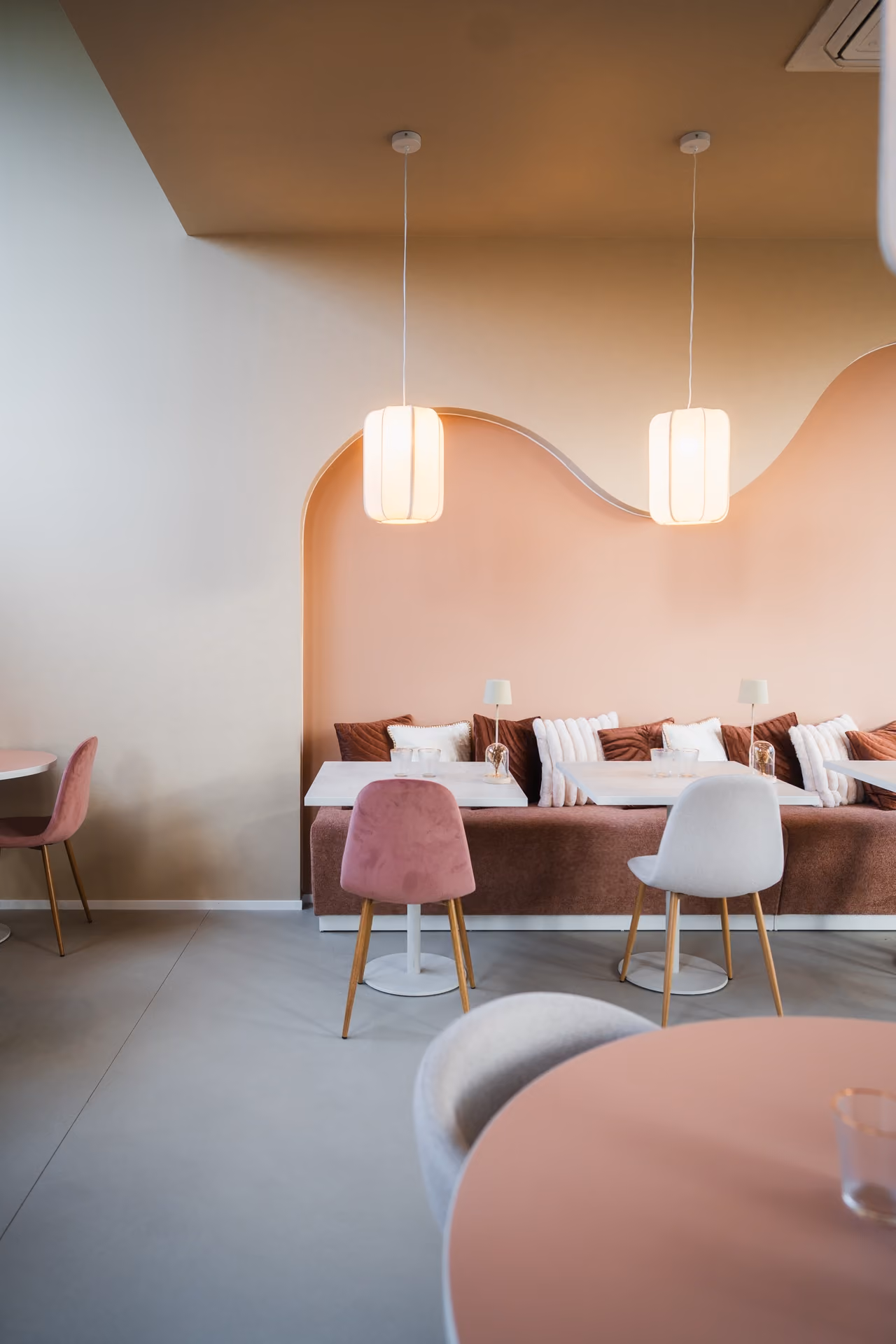 restaurant italien sol en béton ciré 