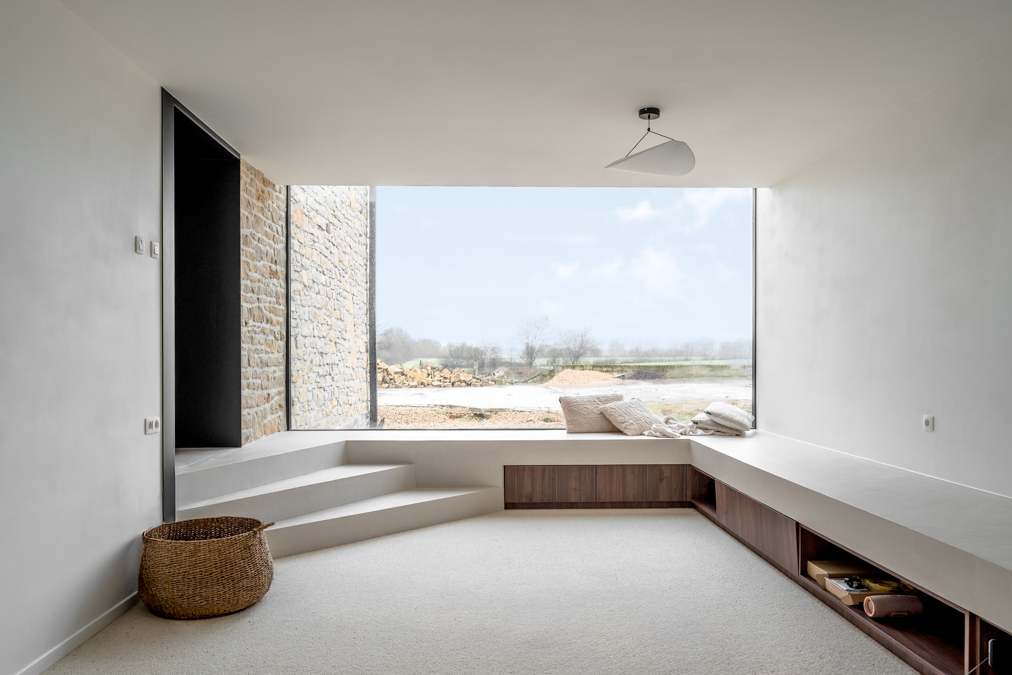 béton ciré avec cuisine et mobilier intégrés