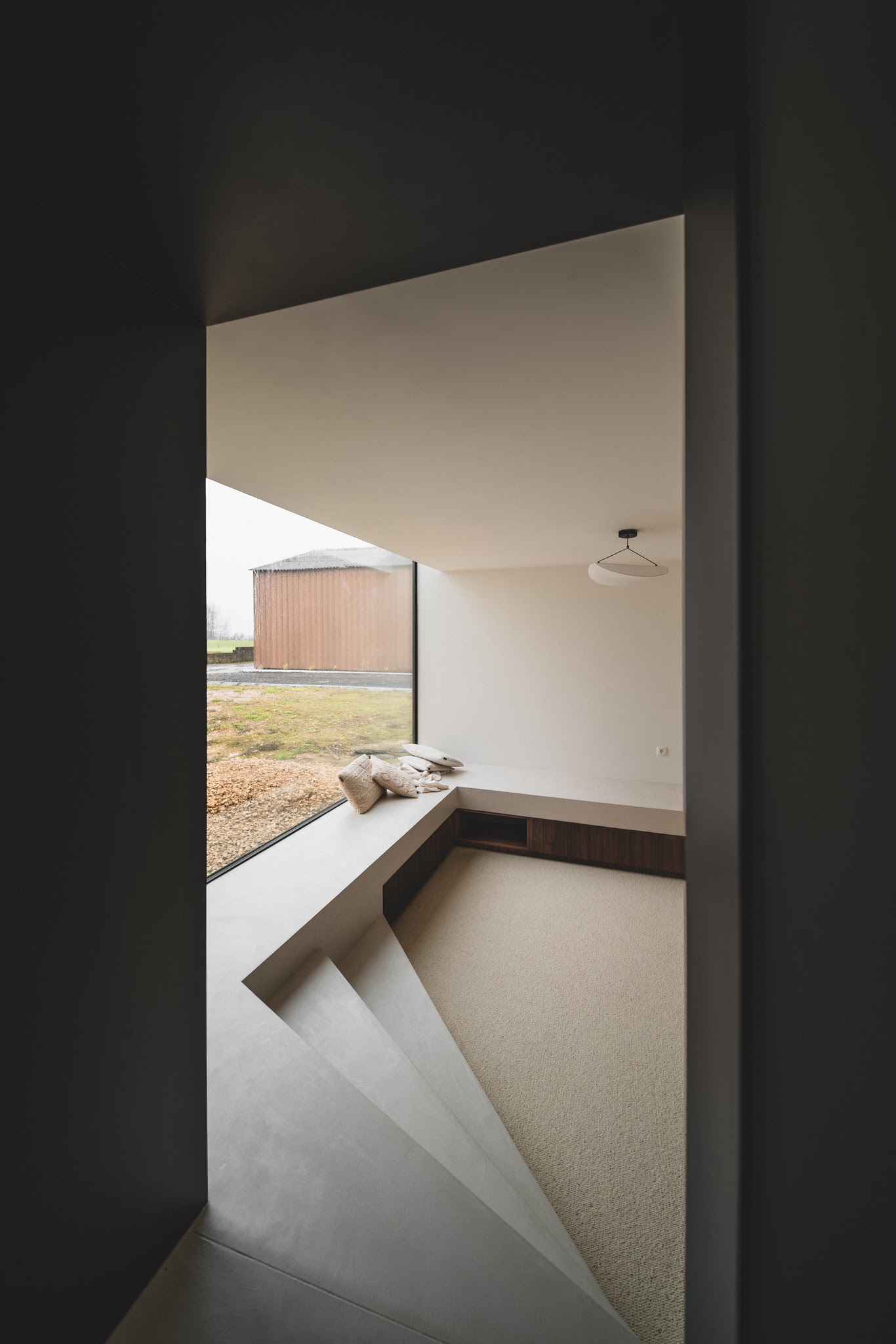 béton ciré avec cuisine et mobilier intégrés