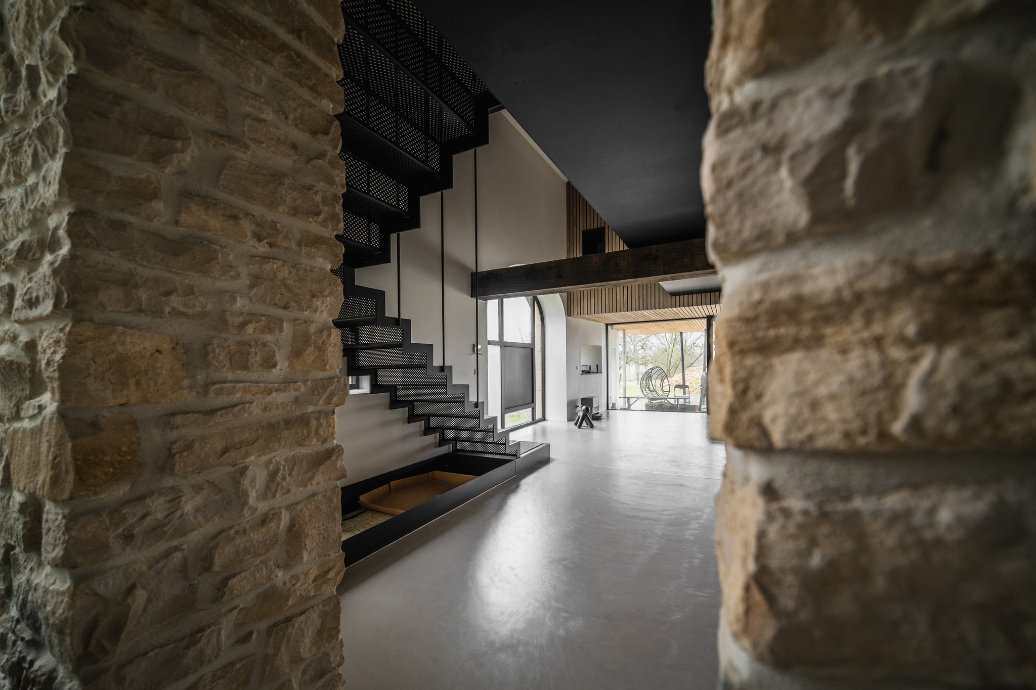béton ciré avec cuisine et mobilier intégrés