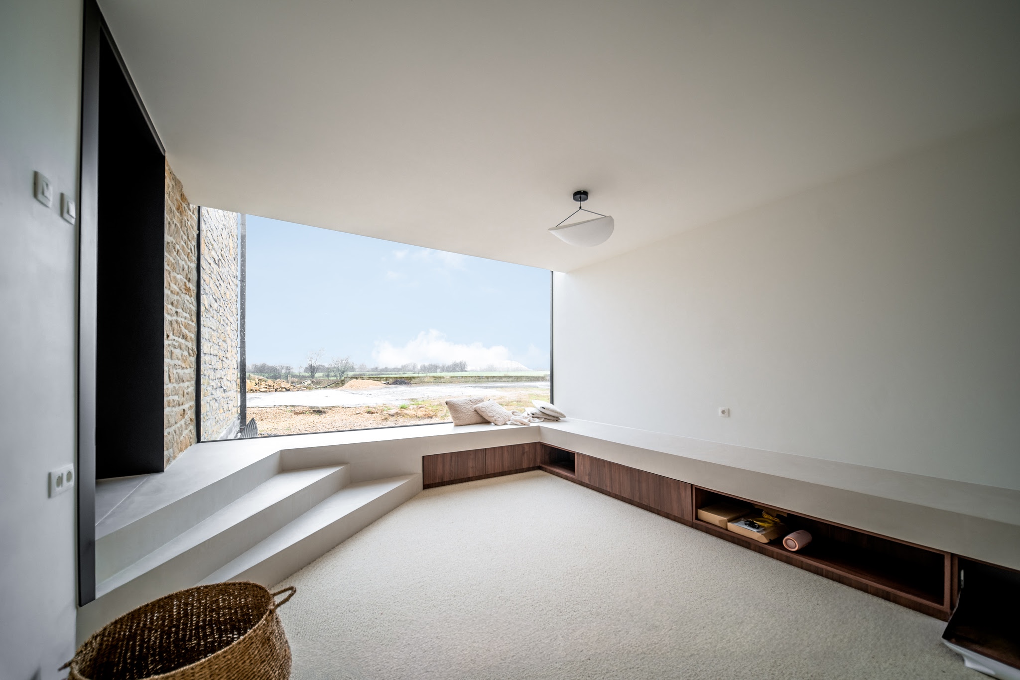 béton ciré avec cuisine et mobilier intégrés