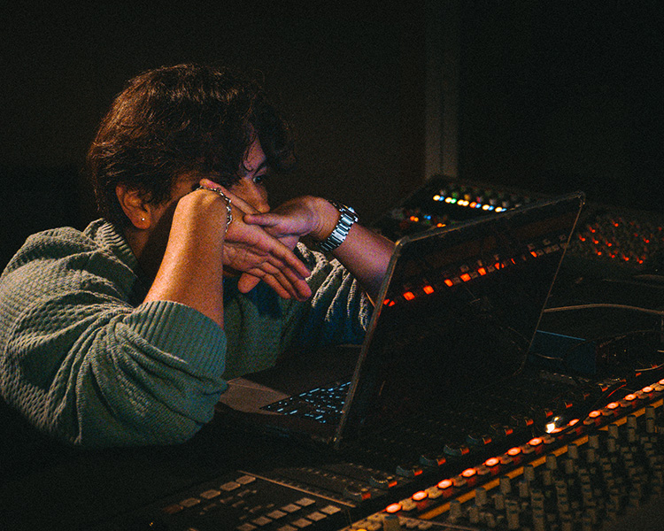 [team] image of individual team member (for a music studio)