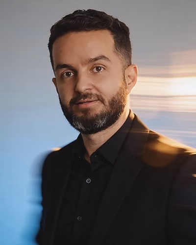 Victor Alzate