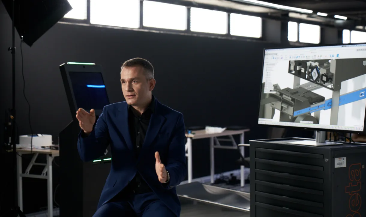 Yurik Schwab, Head of Hardware Systems at Ink Innovation, in the self-service development workshop