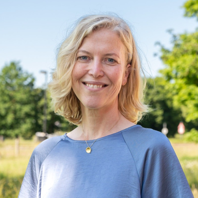 [headshot] image of customer (for a construction company)