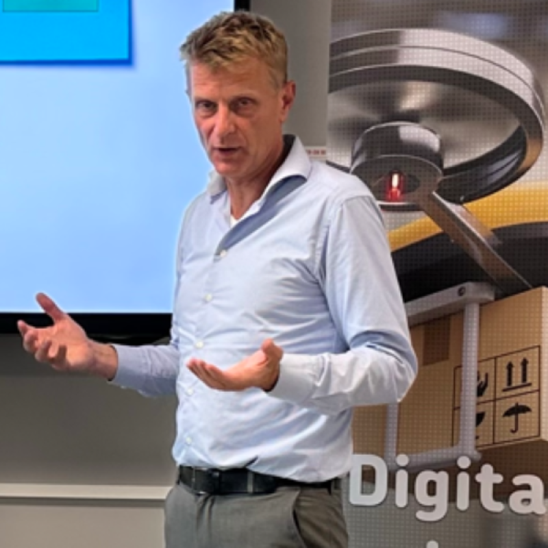 [headshot] image of customer (for a construction company)