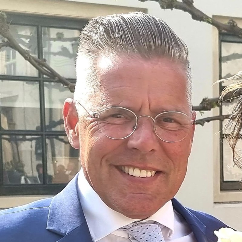 [headshot] image of customer (for a construction company)