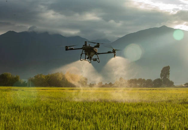 DJI Agras T70P: il drone agricolo che ridefinisce l'efficienza nell'agricoltura di precisione