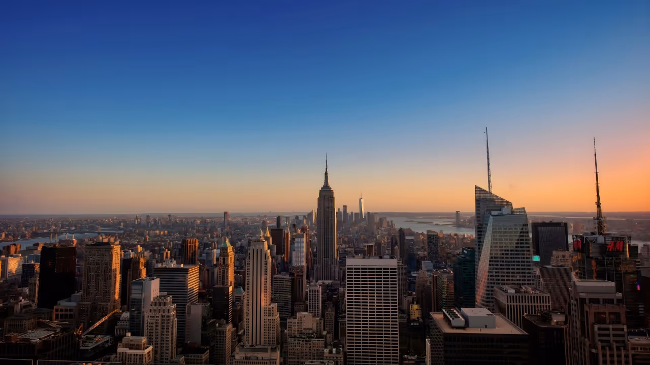 Manhattan skyline and skyscrapers — destination for Moveolux luxury chauffeur service.
