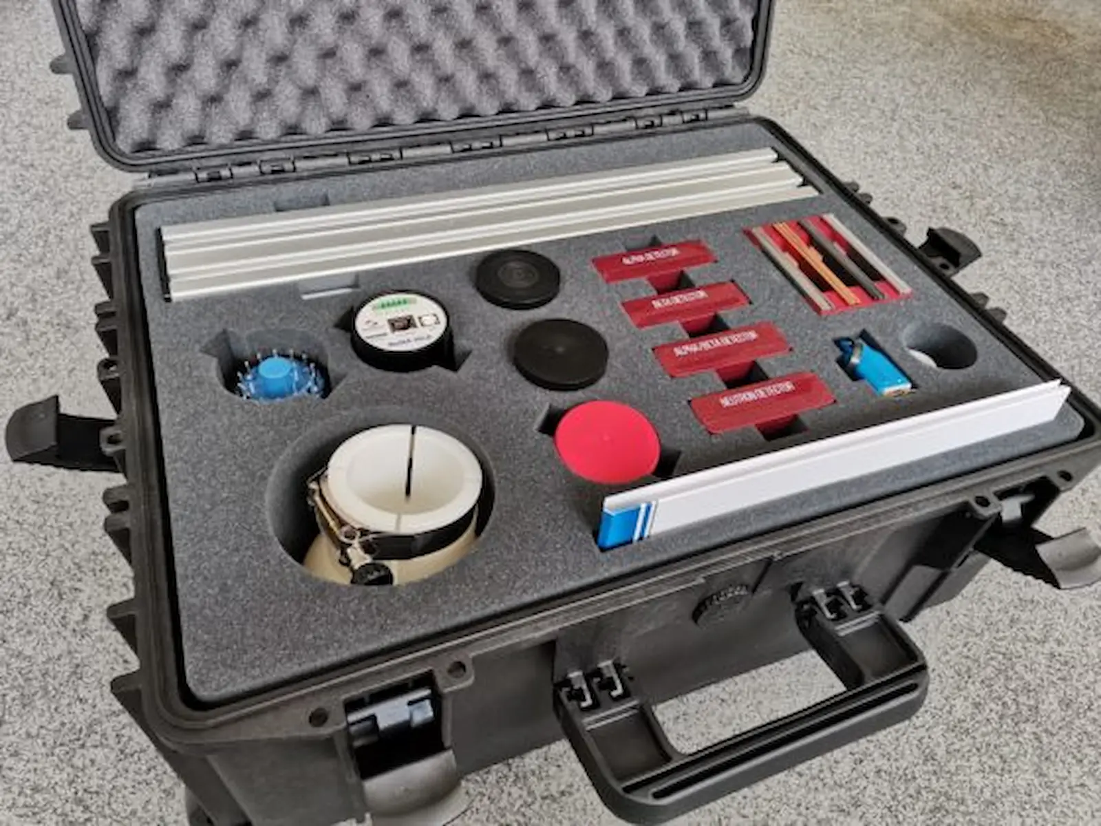 Das EDUCATION KIT ist ein vielseitiges Set aus Detektoren, das für Schüler und Studenten entwickelt wurde.
