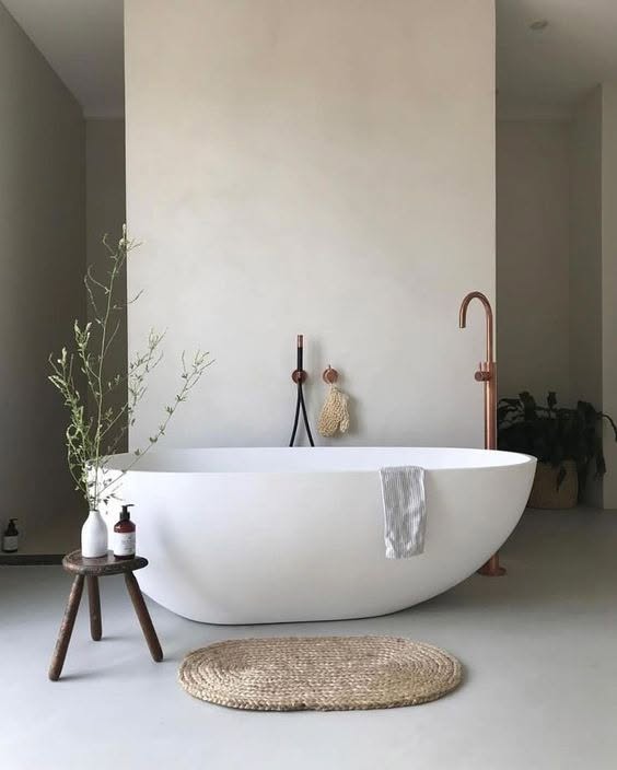 Bathtub repair services in Charleston, SC by Roto-Rooter of Charleston. Fix leaks, chips, and drainage issues with fast, professional bathroom plumbing solutions.