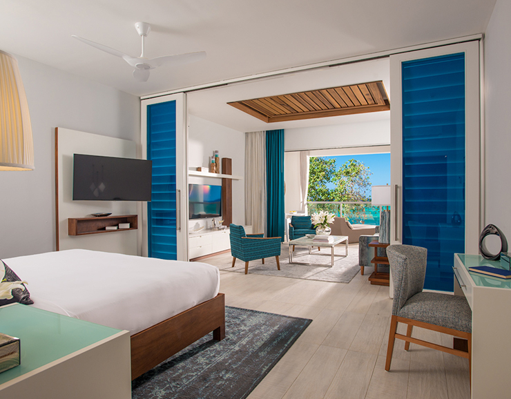Beachfront Hideaway Butler Village Suite