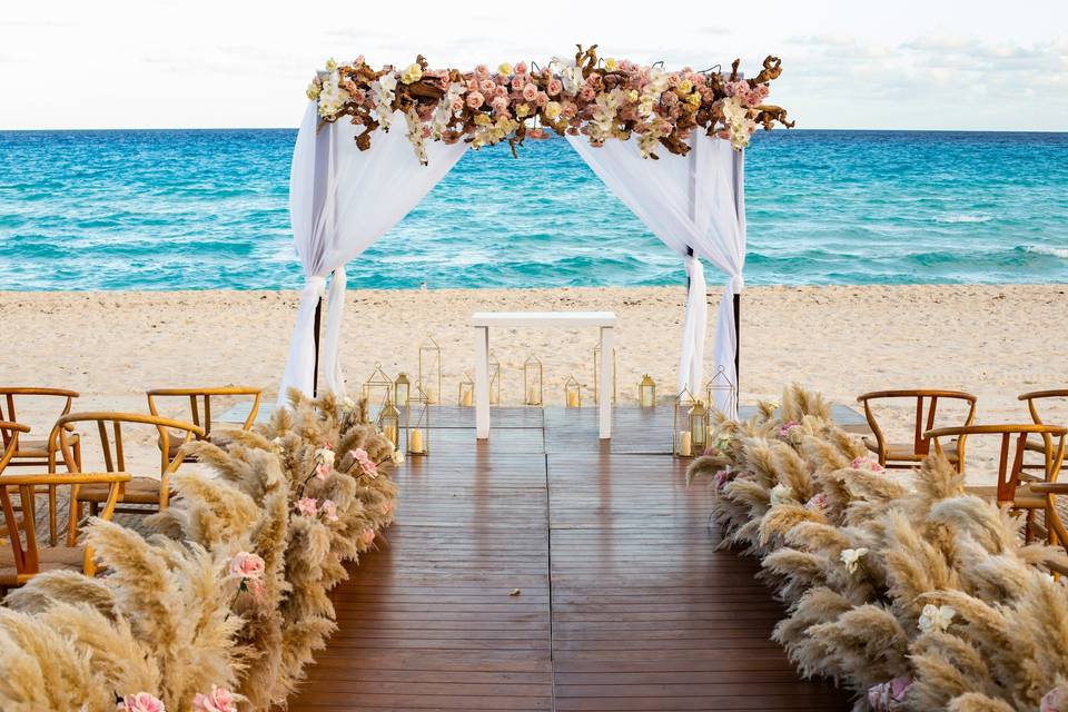live-aqua-cancun-beach-destination-wedding-mexico