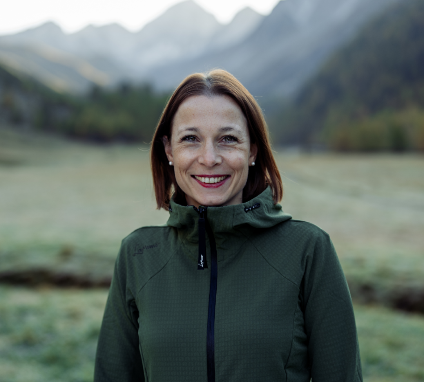 [headshot] image of satisfied customer shaking hands with company representative (for a fintech company)