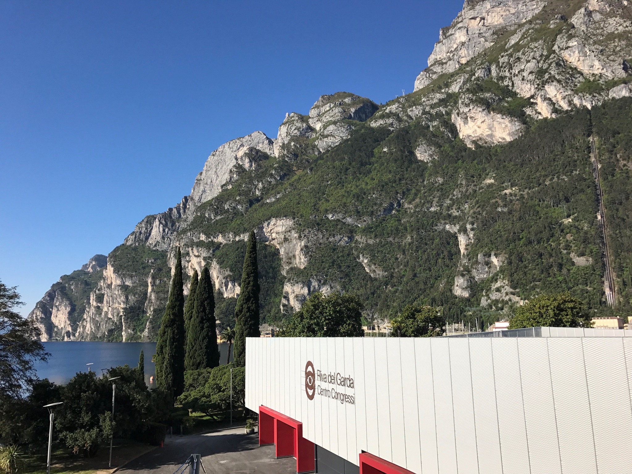 [background image] image of picturesque nearby location (for a bed & breakfast)