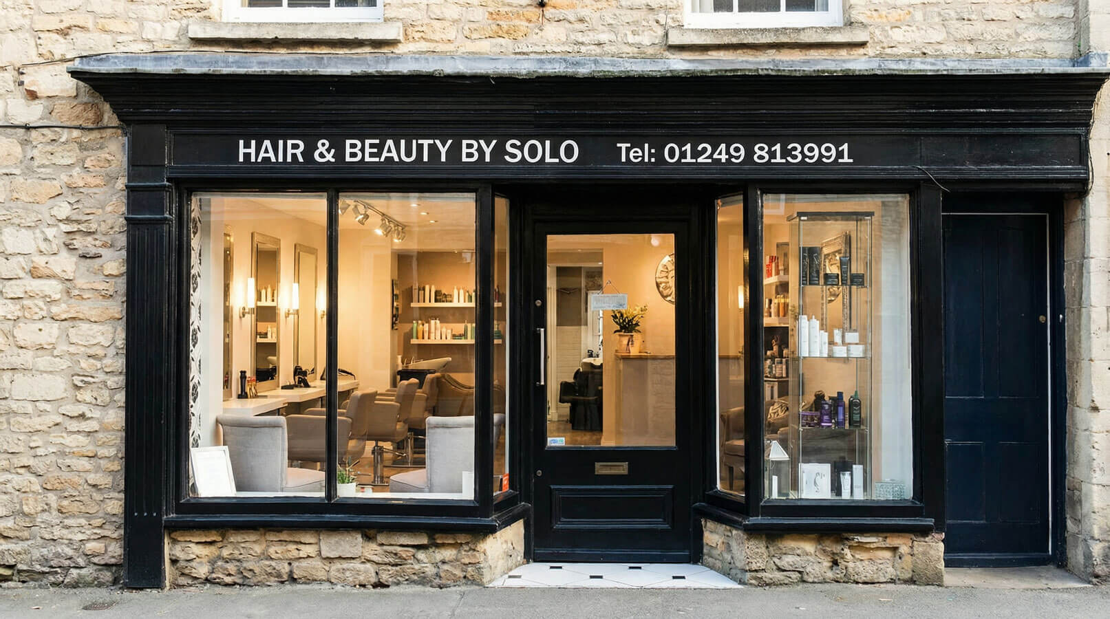 Hair by Solo, Calne