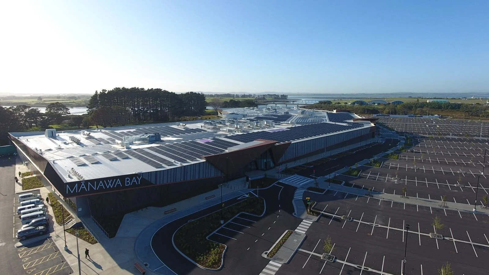 Mānawa Bay rooftop solar installation — New Zealand’s largest, SEANZ 2024 award winner