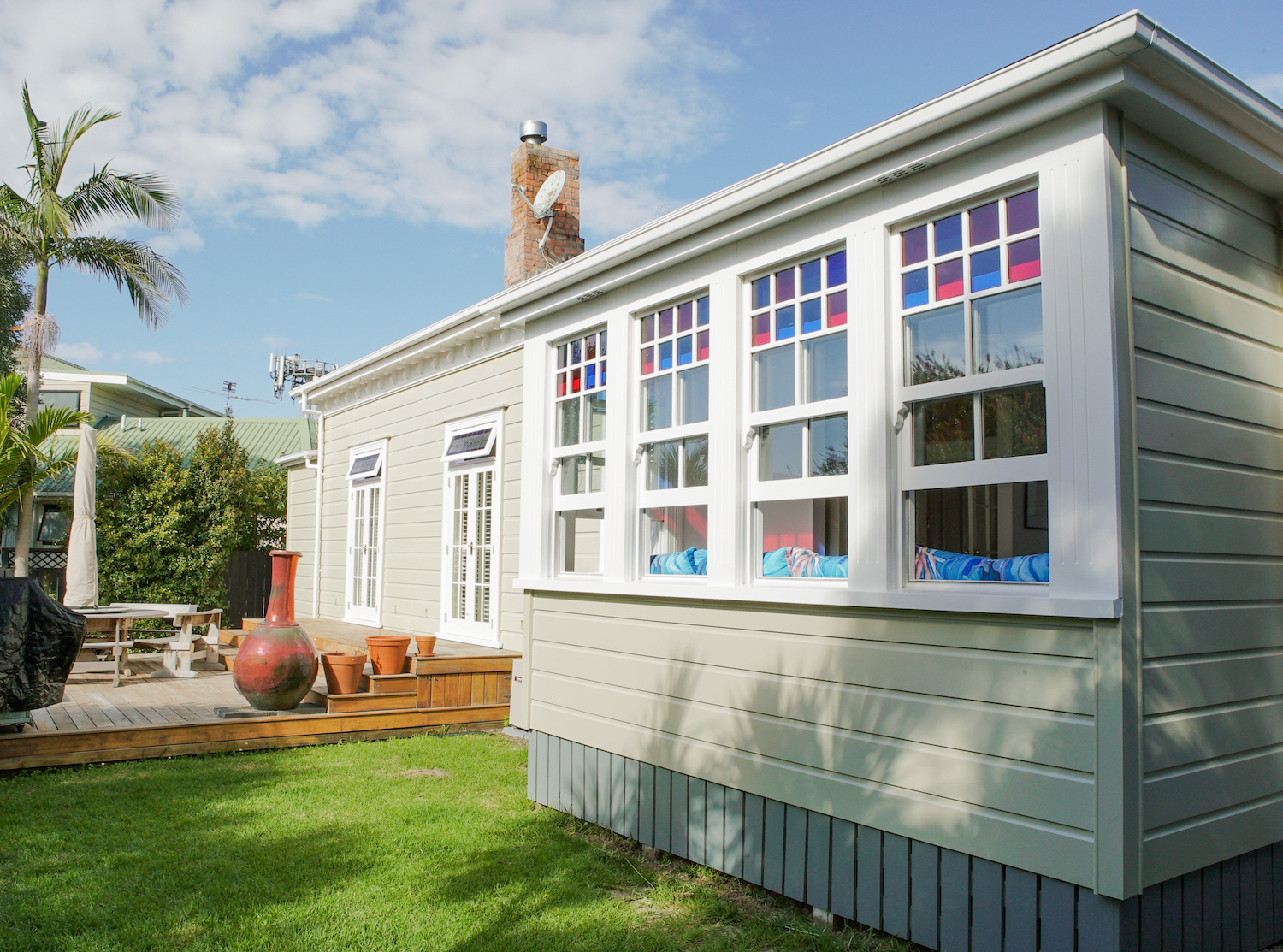 Urban skyline with water bassin
