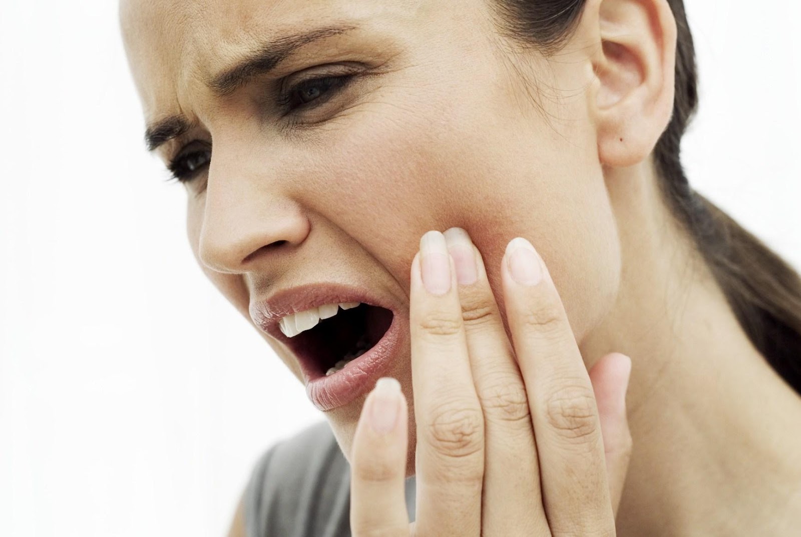 Có Nên Súc Nước Muối Sau Khi Bọc Răng Sứ Không? Vì Sao?