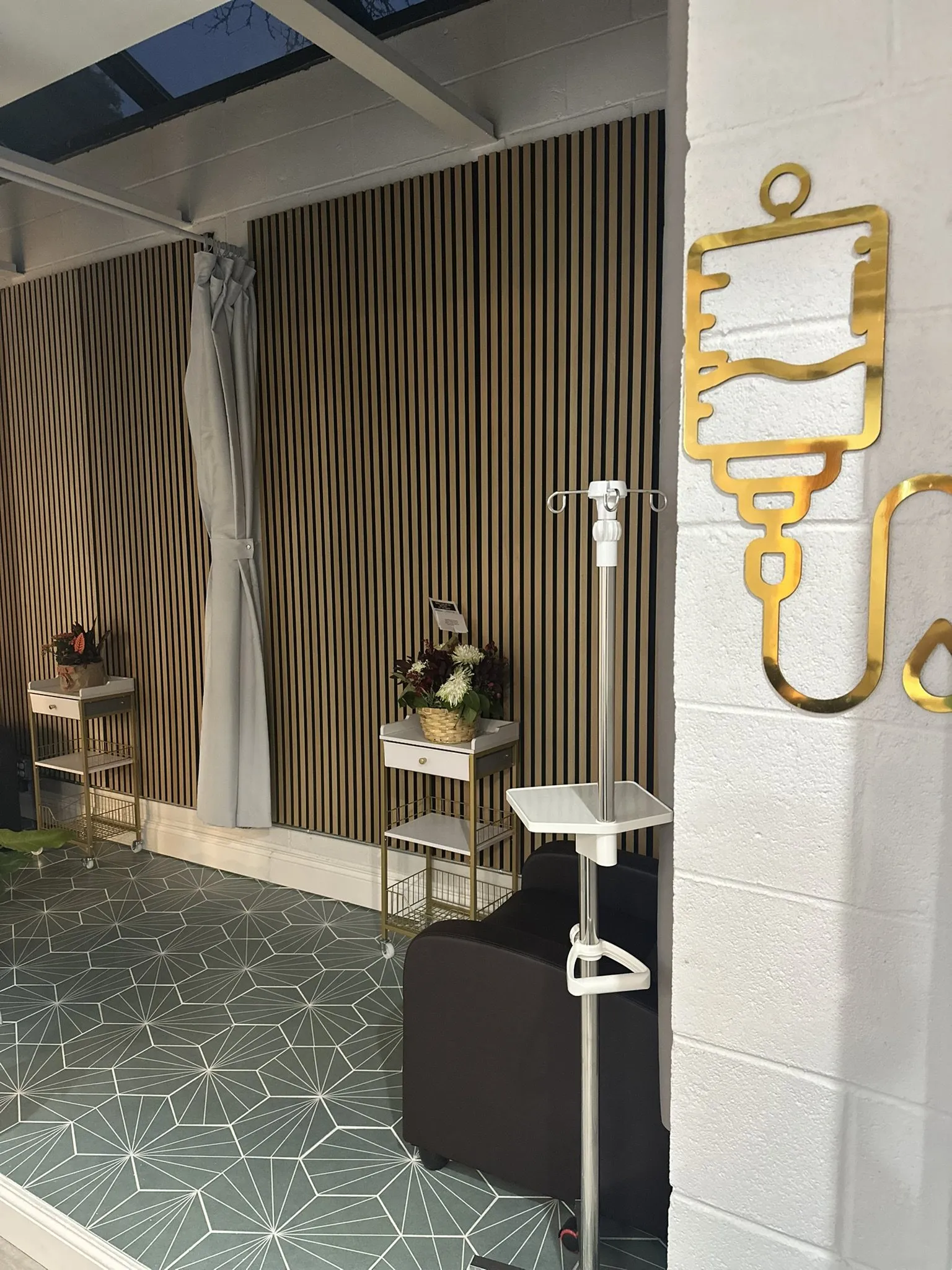 IV therapy treatment station at longevity clinic