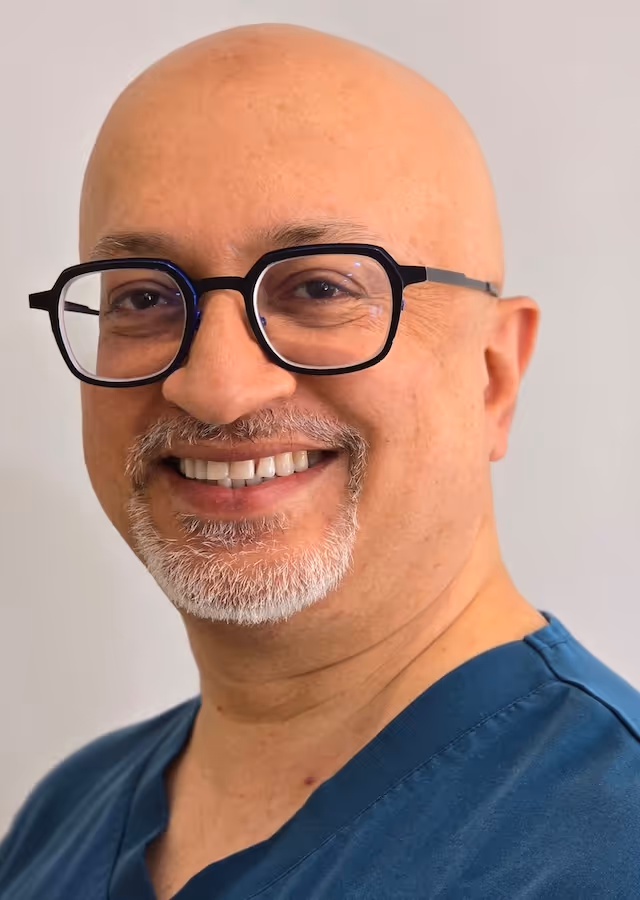 Portrait of Dr Khurram Qureshi