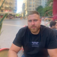 Review avatar picture of male person