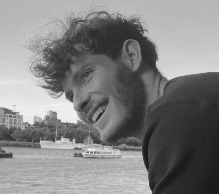 Review avatar picture of male person