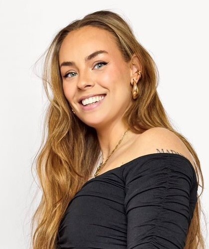 [headshot] image of customer (for a social networking app)