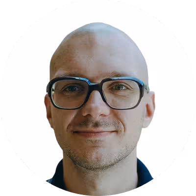 Portrait of Leonardo Adriano, UA Manager at Vocal Image