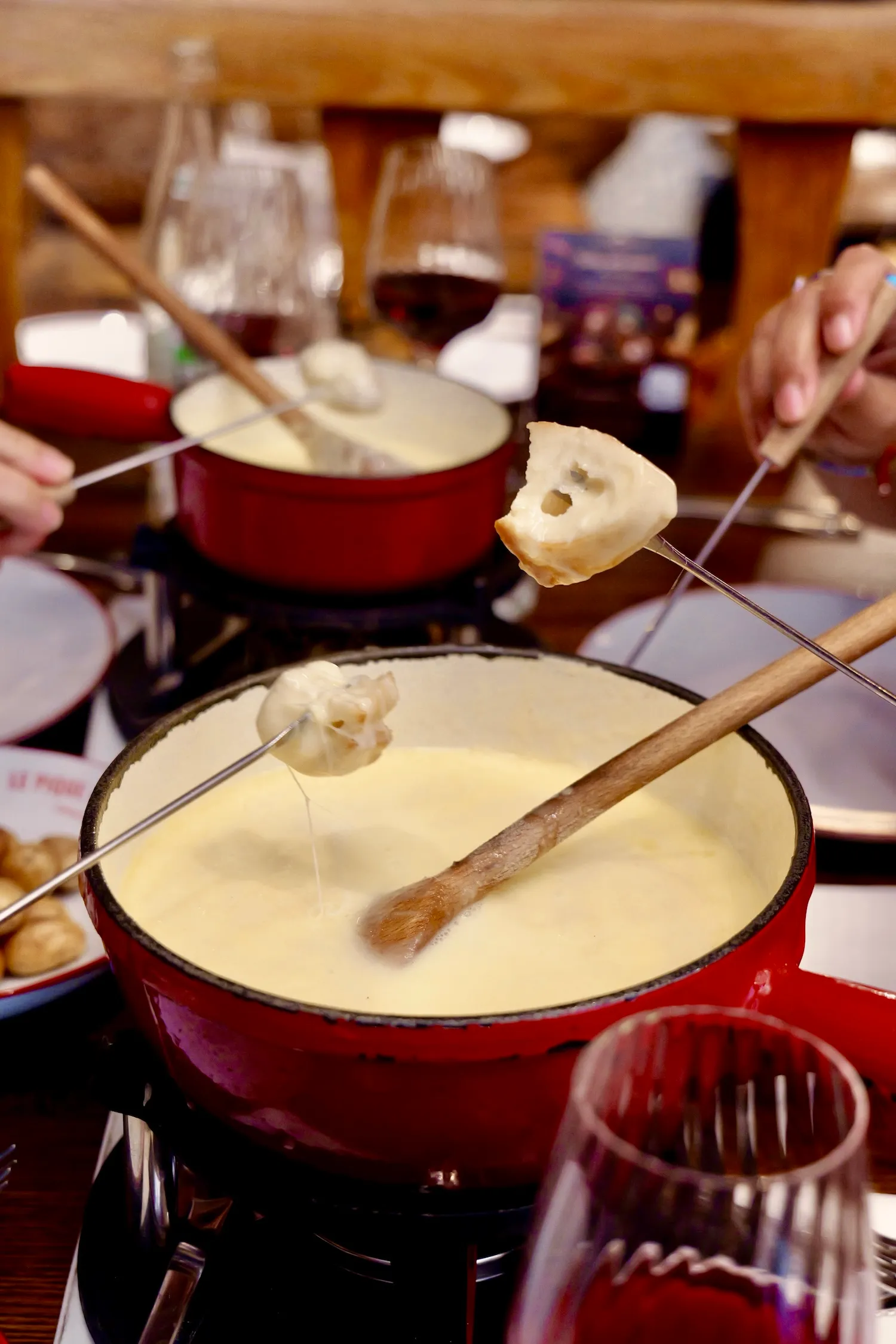 Fondue savoyarde dans un caquelon au Pique Assiette, Vieux Lyon