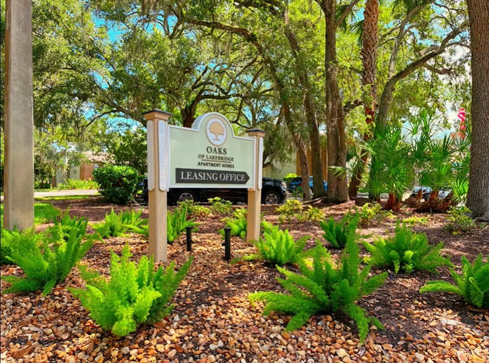 Leasing Sign